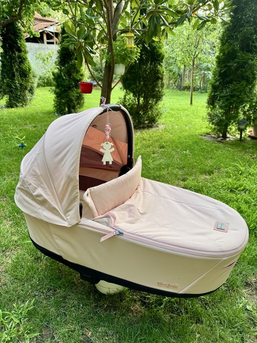 Cybex Priam 4 + подарък чадър Cybex