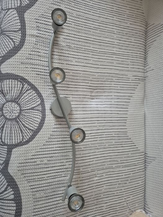 Plafonieră / Aplică modernă cu 4 spoturi orientabile, argintie