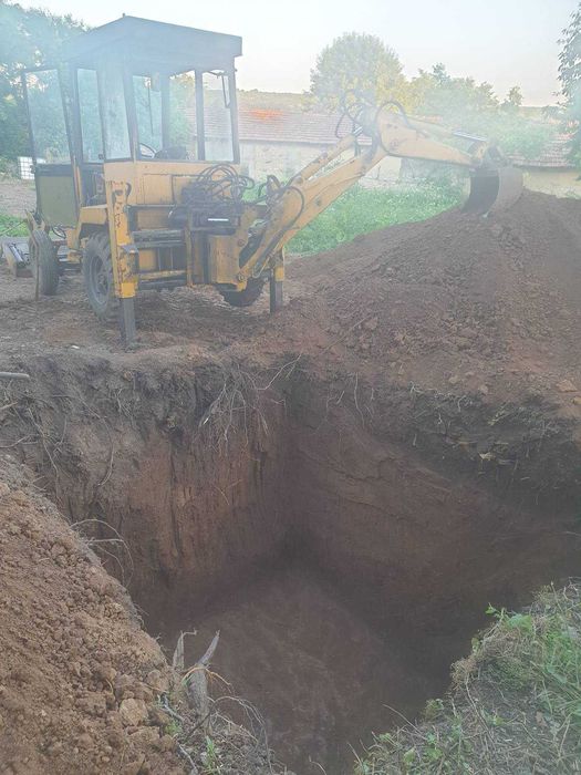 Услуги с багер, самосвал и строителна техника