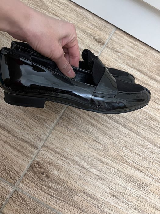 Лоферы лакированные