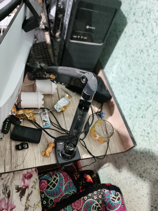 Monitor computer uchun 180 hz