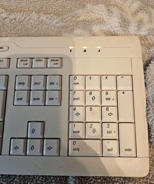 Tastatura Cherry alb stare buna