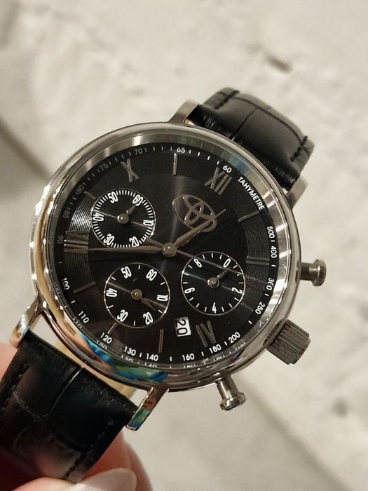 Продам часы TOYOTA оригинальные