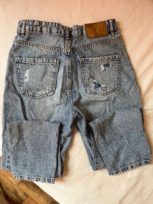 Нарязаните дънки (FB Sister)