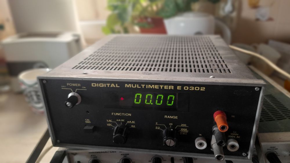 Digital multimeter