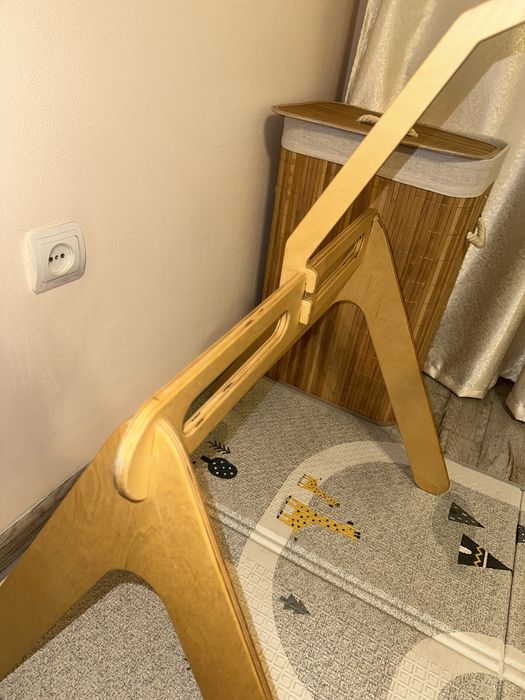 Стойка Монтессори для мобилей