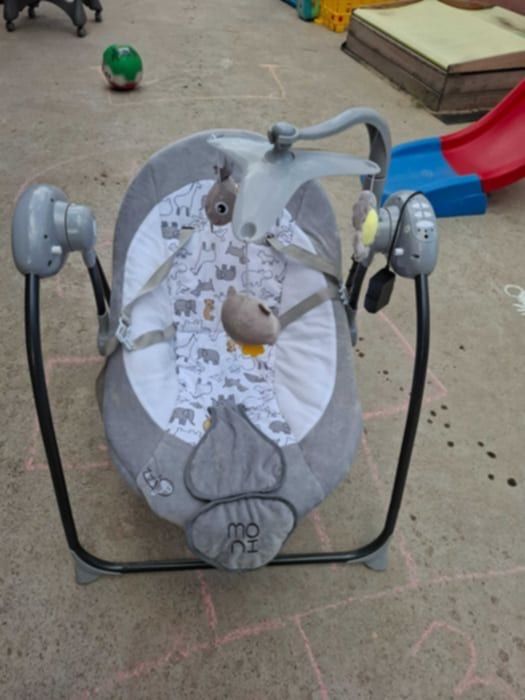 Провавам елекрическа люлка почти нова поллзвана е много малко