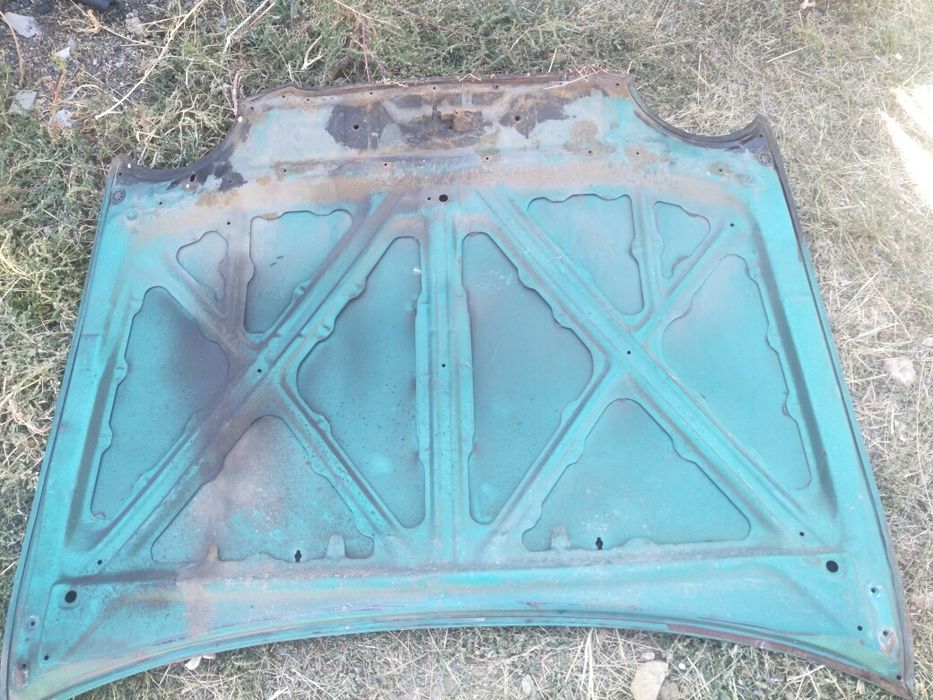 Продам капот на кароллу