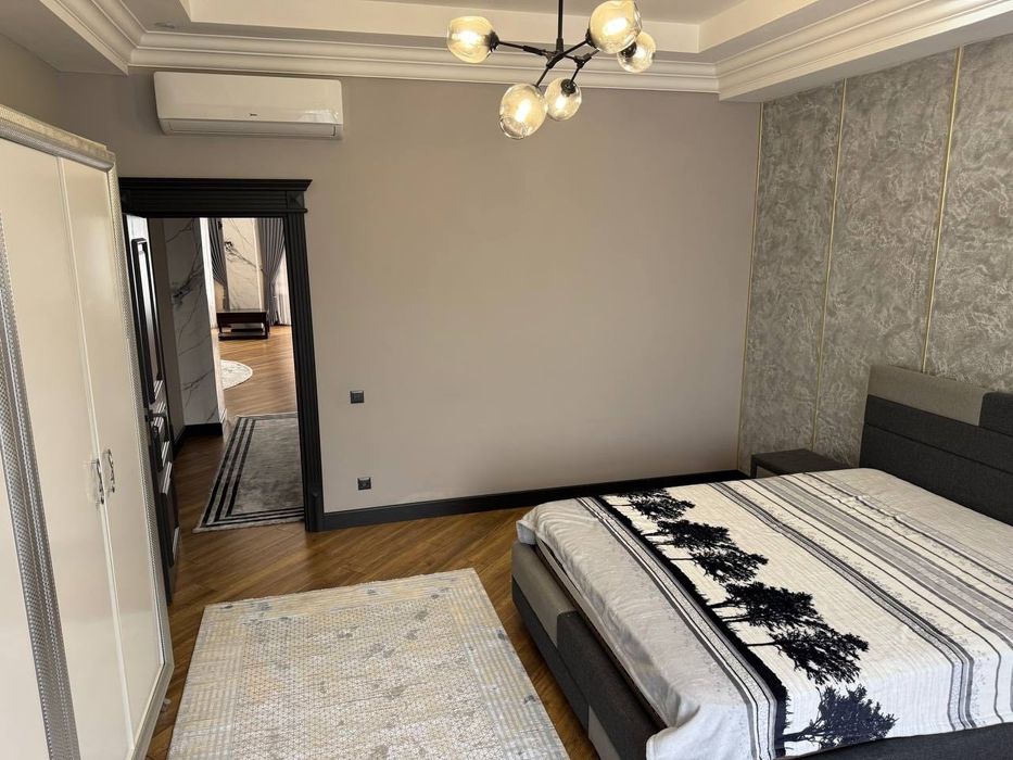 Центр Яккасарой
Квартира в аренду
140 м2