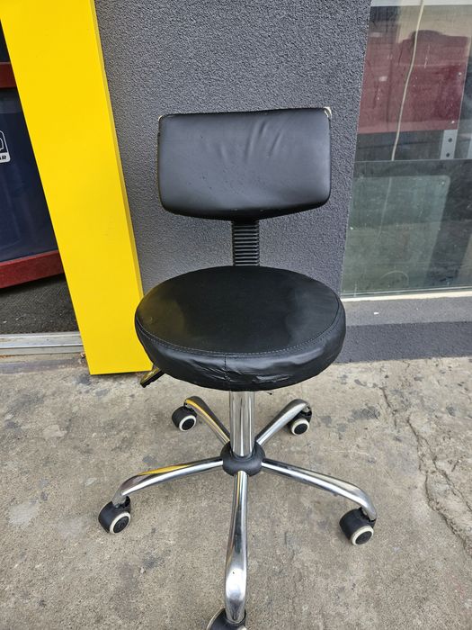 Scaun cu sa fără spătar  reglabil