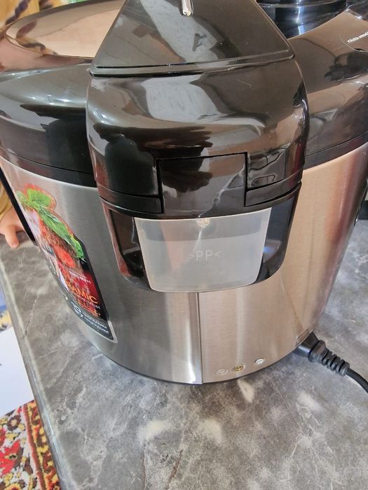 Мультиварка Redmond RMC-M211