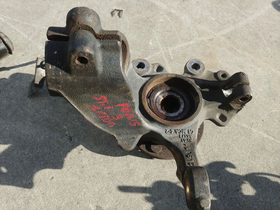 fuzeta stanga fata 1.6 tdci  ford focus 3