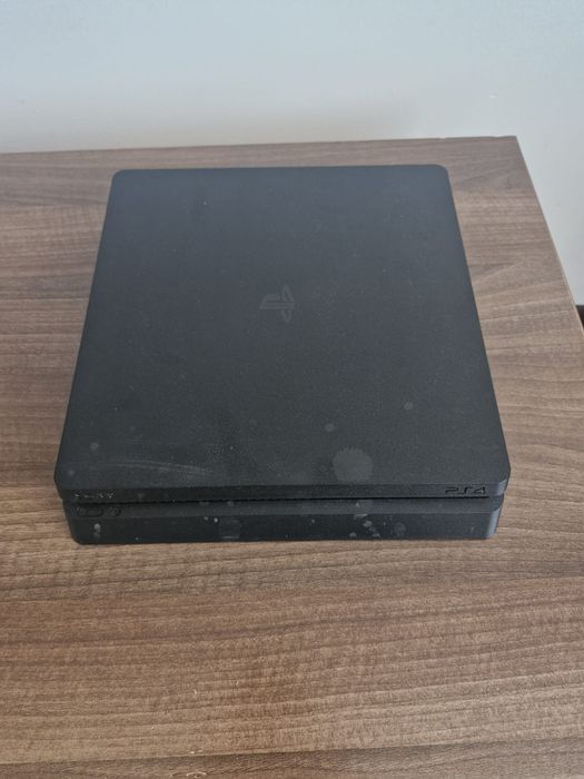 PlayStation 4 slim