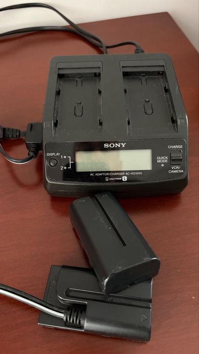Sony HDR-AX2000E – cameră video profesională Full HD, 3CMOS, zoom optic 20x