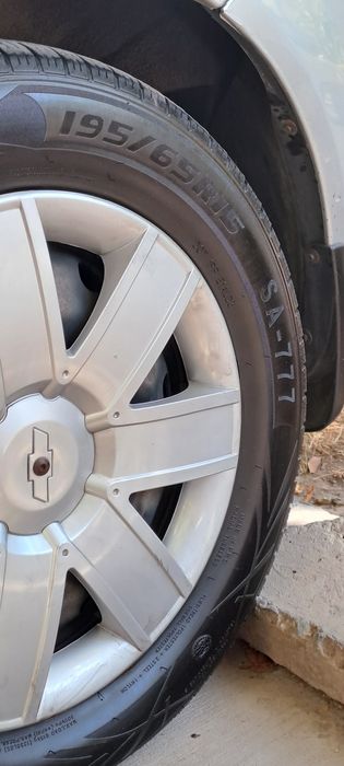 Шина сотилади   195×65R15 холати идеал