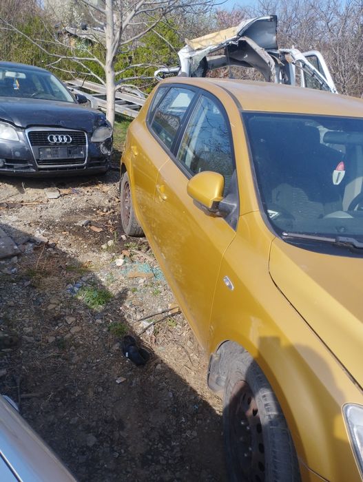 Bara fata capota aripi trager KIA keed 1.6 2008
