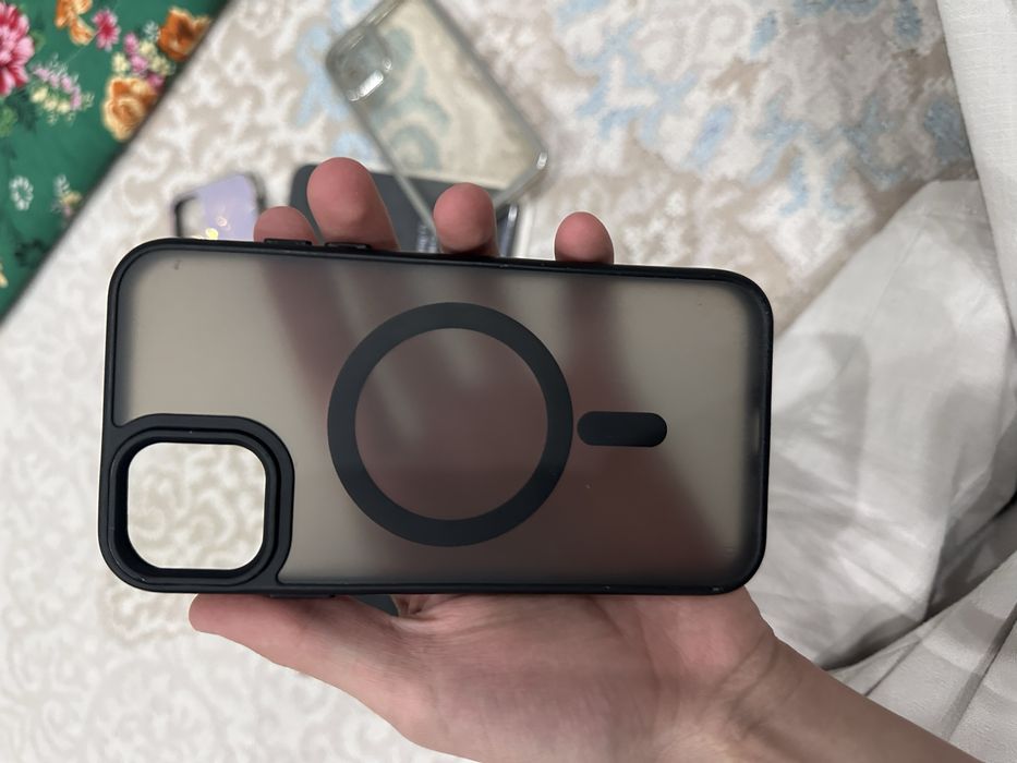 Продам чехлы на айфон 11