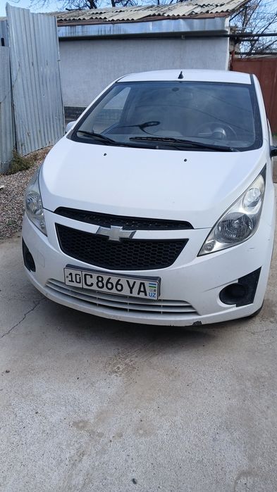 Спарк срочни сотилади