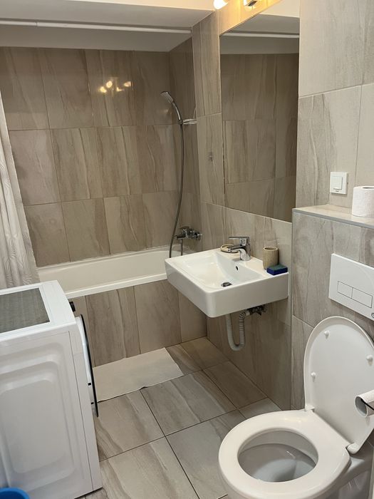 Apartament de inchiriat , 2 camere+loc de parcare