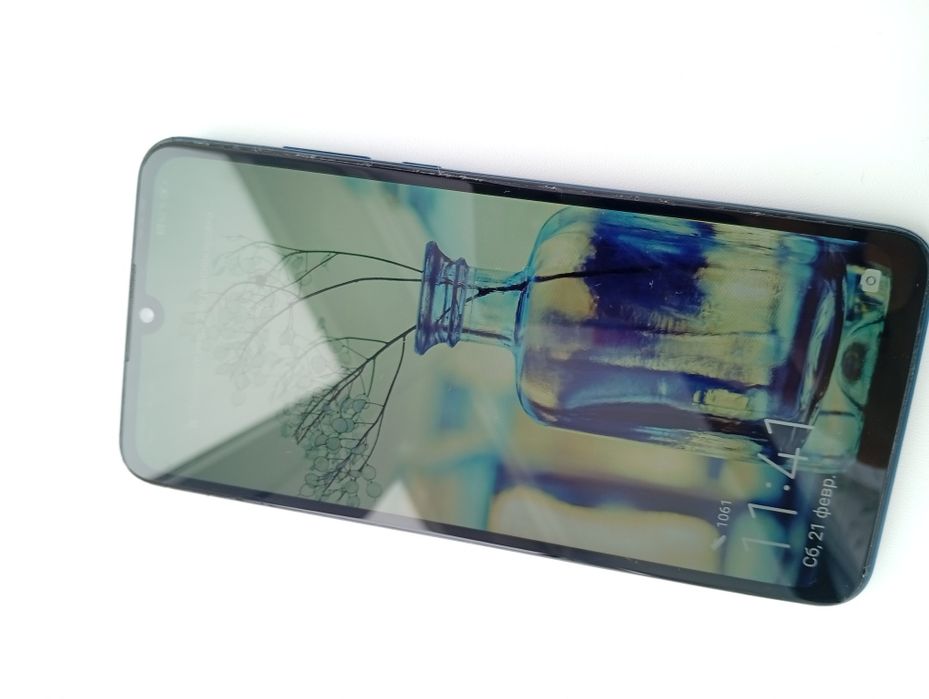 В продаже телефон Huawei p30 lite