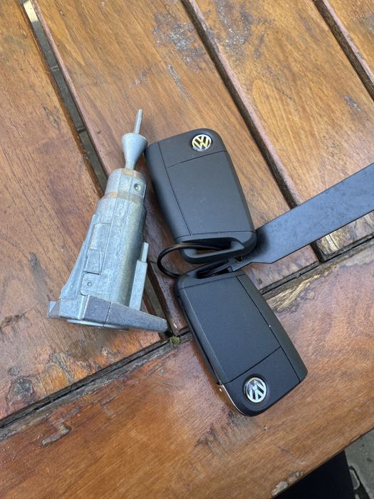 Set inchidere chei butuc passat b8 golf Vw 5G0 800 375 CS