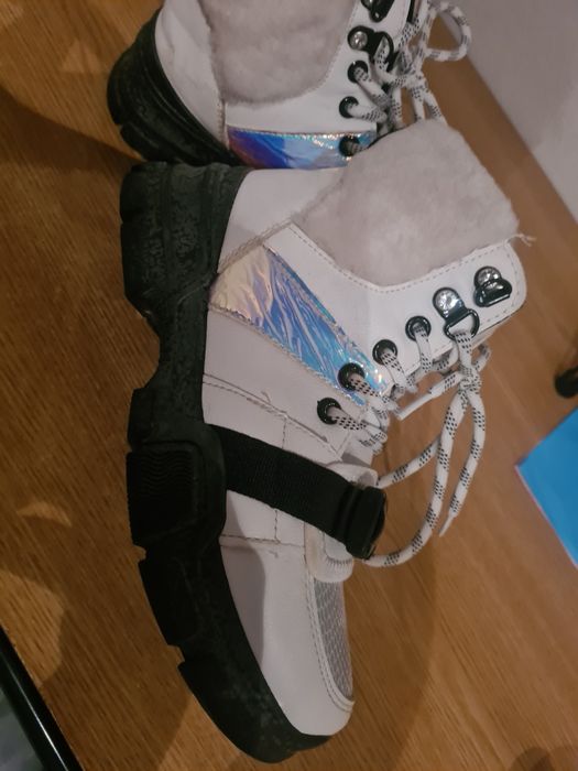 Bocanci dama  sau fete mar 37 la 60 lei Timișoara