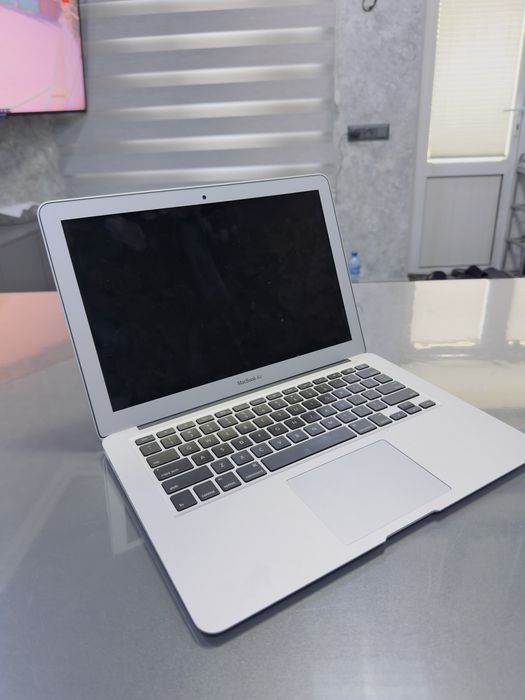 Macbook air 2017 sotiladi