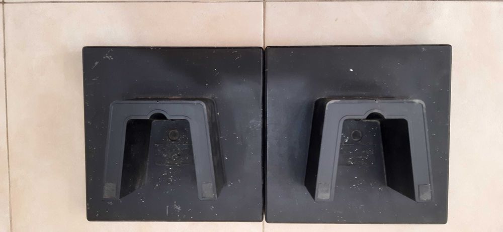 ПОДАРЯВАМ 2 стойки за тонколони Sony