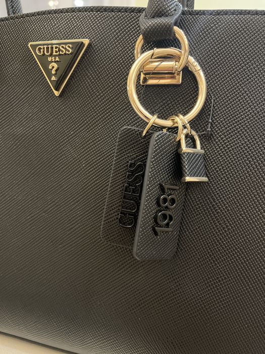 Guess Сумка (куплена в Германии)