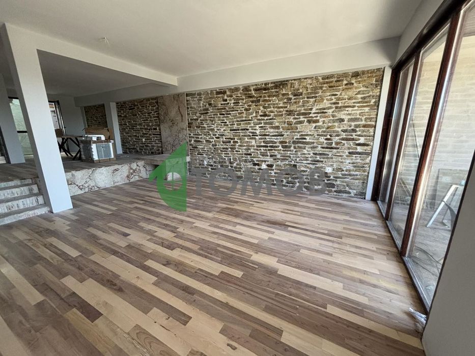 Луксозна еднофамилна къща в района на Железник