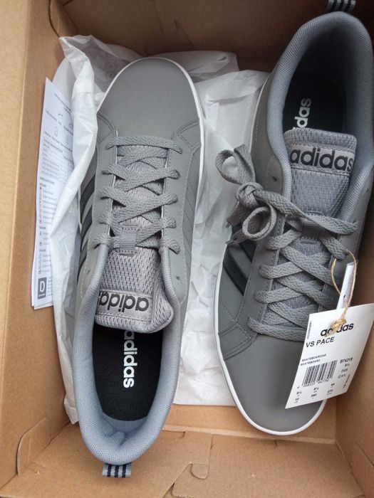 Adidas sau Puma nr 44,  Nou