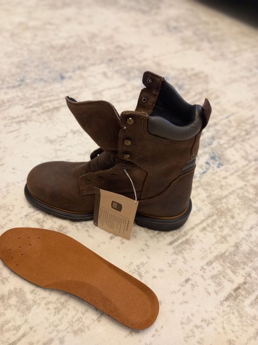 Продам сефти берцы.