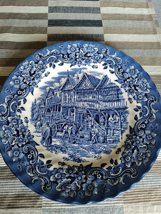 Порцеланови чинии от английски порцелан