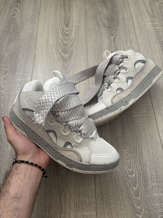 Lanvin Curb