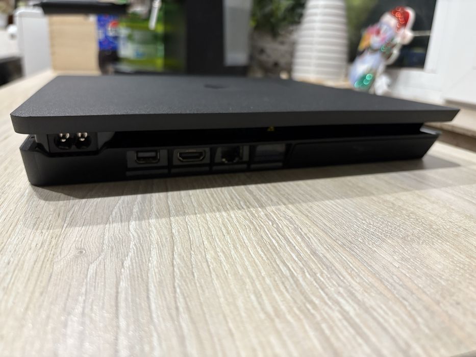 Плейстейшън 4 PS4 Slim