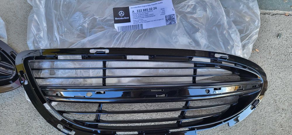 Продавам   решетки и лайсни за предна броя на S-класа 2015г