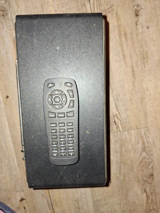 Продавам радио с интернет и кабел.