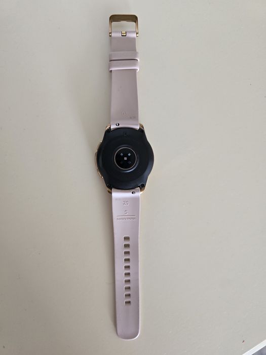 Продам SAMSUNG GALAXY WATCH в идеальном состоянии.