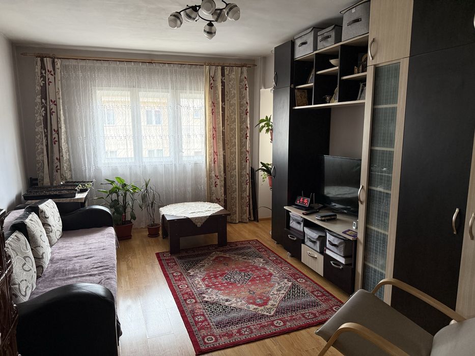 URGENT!!! de vanzare apartament cu 3 camere ultracentral in Câmpeni