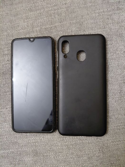 Продам телефон самсунг А20