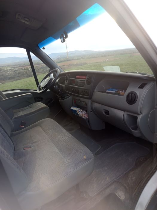 Vând Renault Master