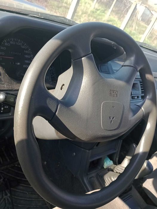 Vand Jeep Mitsubishi Pajero scurt 4x4 , cutie super select