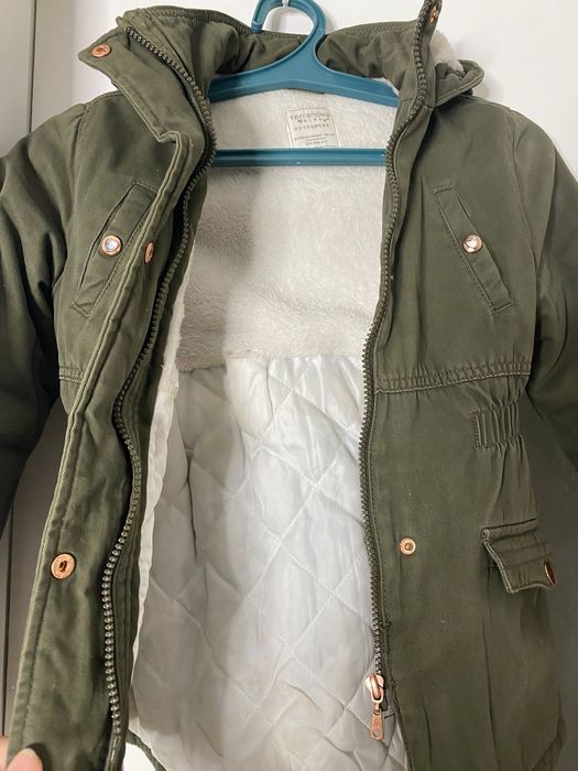 Продам детскую куртку