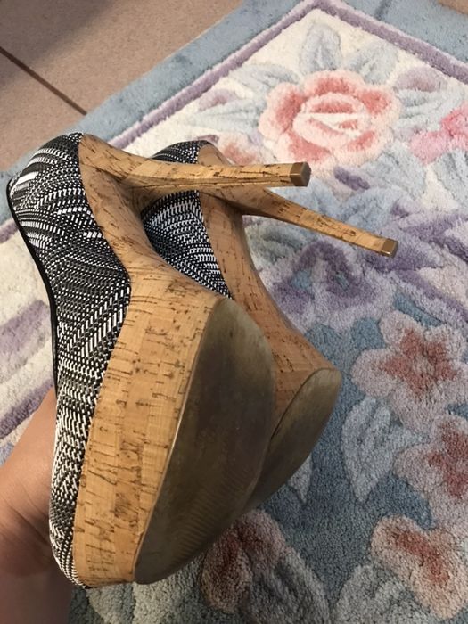 Оригинални маркови обувки Guess токчета Cavalli боти