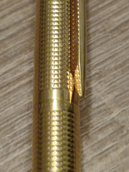 Stilou placat aur Caran d'ache fara peniță cu piston