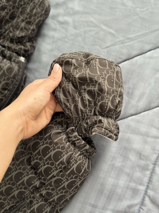 Продам детский комбинезон зима