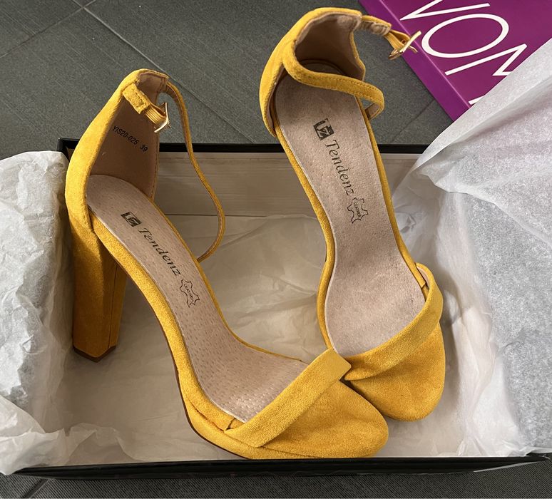 Елегантни велурени обувки, TendenZ