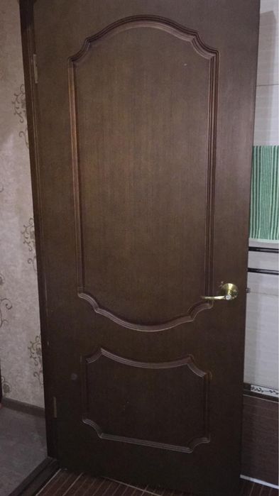 Продам межкомнотные двери дерево