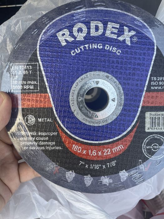 Продам стекла для оконных рам и ручки для них