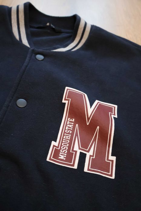 Тъмносин Varsity (колежански) суичър с копчета